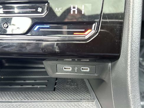 Used 2025 Volkswagen Jetta GLI Autobahn image 33