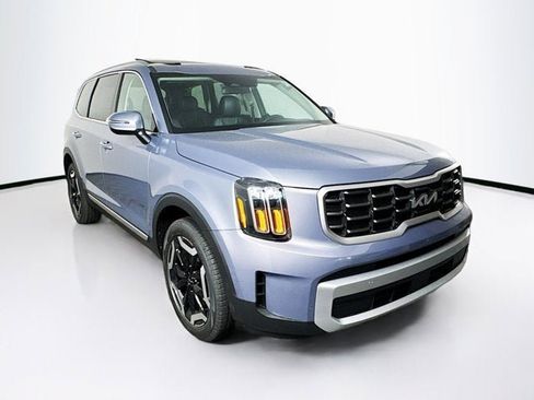 New 2025 Kia Telluride S image 3