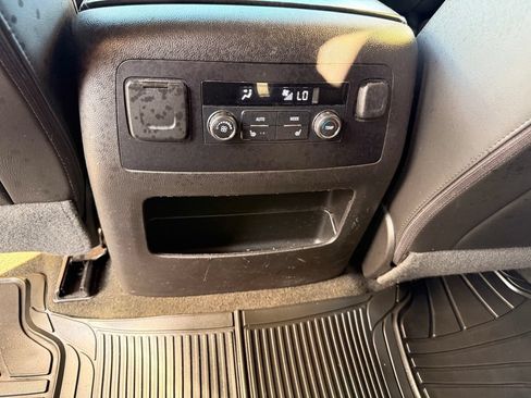 Used 2017 GMC Yukon Denali AWD/4WD image 30
