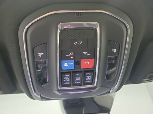 New 2025 Jeep Grand Cherokee Limited AWD/4WD image 28