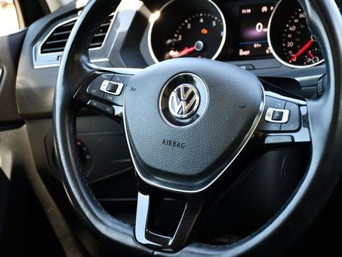 Used 2018 Volkswagen Tiguan SE w/ Panoramic Sunroof Package AWD/4WD image 22