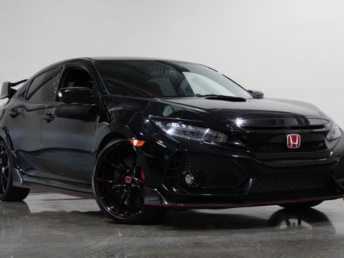 Used 2019 Honda Civic Type R image 2