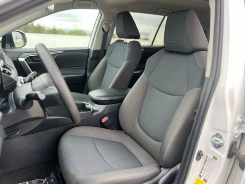 Used 2023 Toyota RAV4 LE FWD image 15
