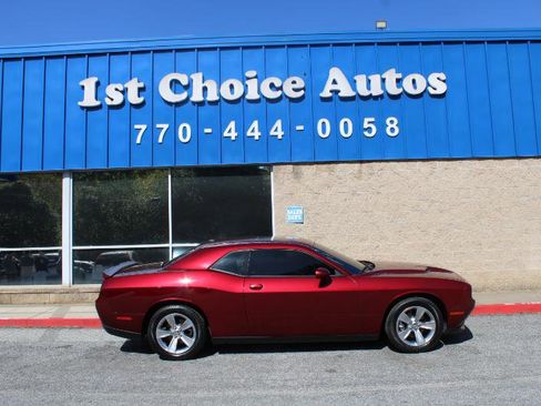 Used 2021 Dodge Challenger SXT w/ Driver Convenience Group image 7