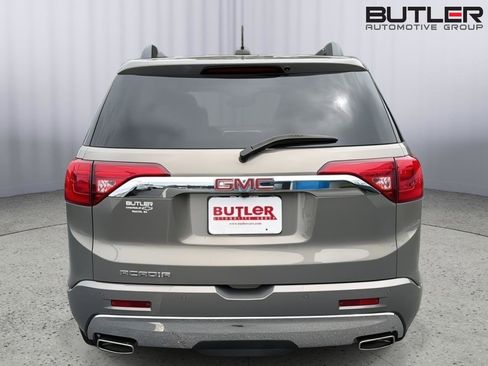 Used 2019 GMC Acadia Denali w/ Technology Package FWD image 5