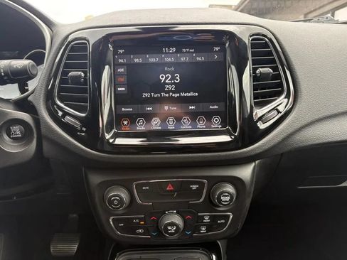 Used 2019 Jeep Compass Limited AWD/4WD image 12