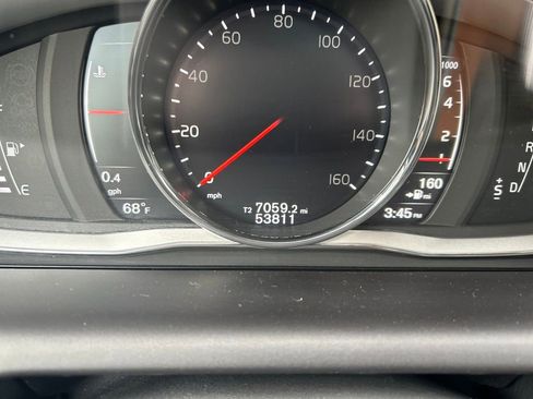 Used 2017 Volvo XC60 T5 Inscription w/ Preferred Option Package image 16