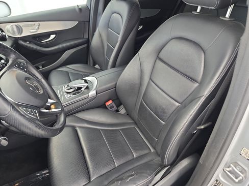 Used 2019 Mercedes-Benz GLC 350e 4MATIC image 15