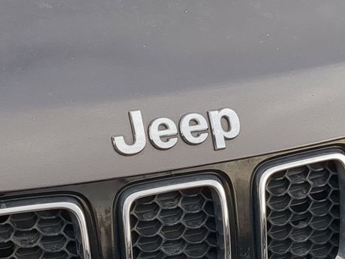 Used 2018 Jeep Compass Sport w/ Tech Group image 16