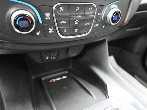 Used 2023 Chevrolet Traverse RS w/ LPO, Floor Liner Package image 18