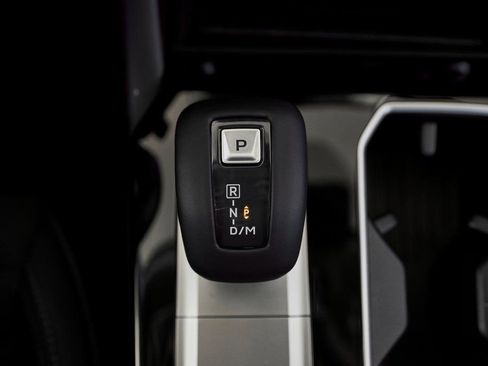 Used 2025 Mitsubishi Outlander SE image 44