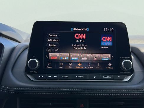 Used 2025 Nissan Rogue S FWD image 10
