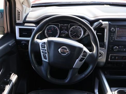 Used 2016 Nissan Titan SL image 11
