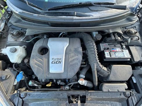 Used 2015 Hyundai Veloster Turbo FWD image 12
