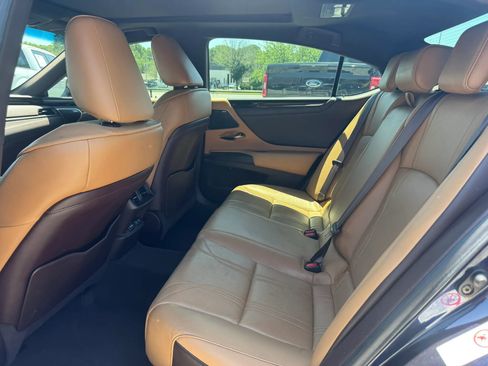 Used 2019 Lexus ES 350 w/ Accessory Package FWD image 10