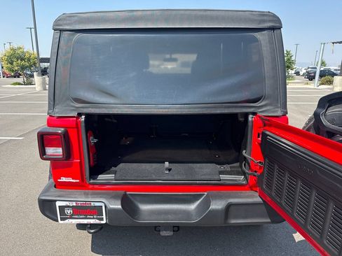 Used 2018 Jeep Wrangler Unlimited Sport S AWD/4WD image 28