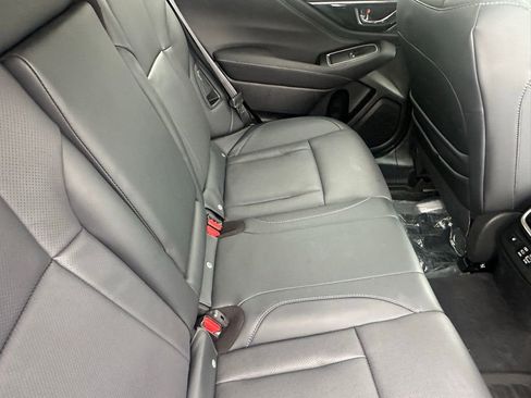 Used 2025 Subaru Outback Limited image 18