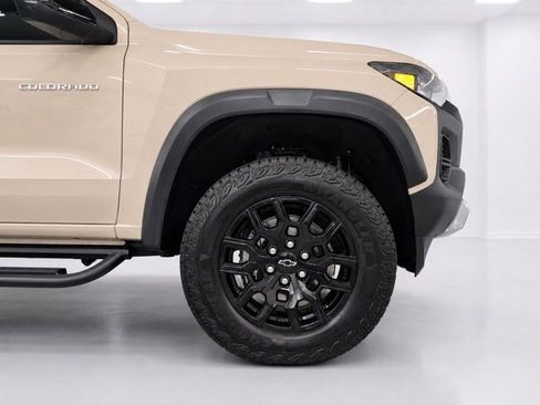 Used 2024 Chevrolet Colorado Trail Boss w/ Safety Package AWD/4WD image 9