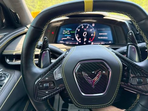 Used 2021 Chevrolet Corvette Stingray Premium Cpe w/ Z51 Performance Package RWD image 18