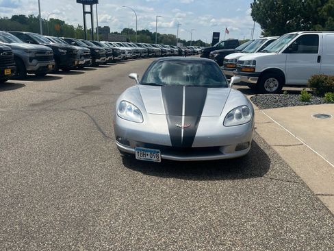 Used 2005 Chevrolet Corvette Coupe w/ Preferred Equipment Group RWD image 2