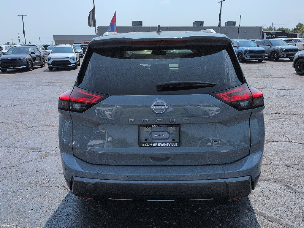 Used 2025 Nissan Rogue SL w/ SL Premium Package FWD image 6