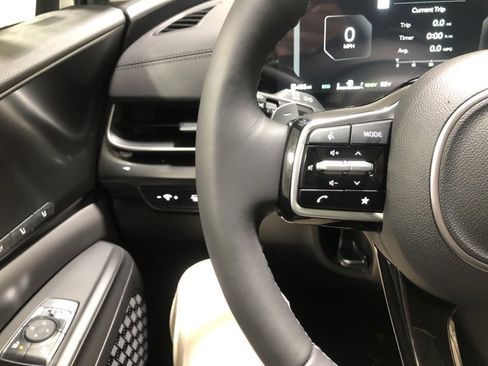 New 2026 Kia Carnival SX Prestige image 25