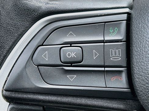 Used 2022 Jeep Grand Cherokee L Laredo w/ Luxury Tech Group I AWD/4WD image 37