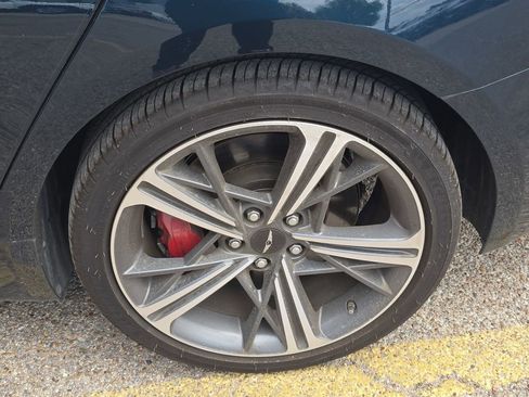 Used 2025 Genesis G70 2.5T w/ Sport Prestige Package image 32