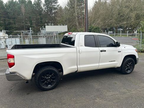 Used 2018 Toyota Tundra SR5 AWD/4WD image 4
