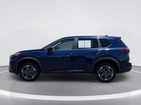 Used 2024 Nissan Rogue SV AWD/4WD image 3