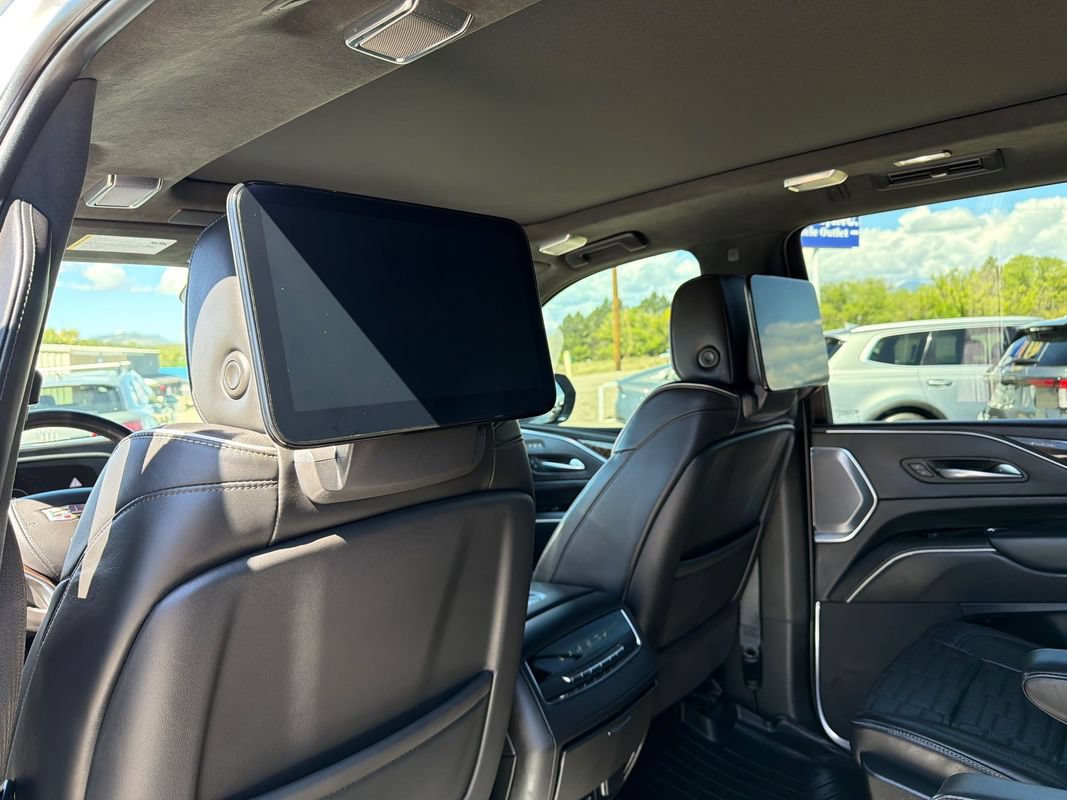 Used 2022 Cadillac Escalade Sport Platinum w/ LPO, ONYX Package AWD/4WD image 8