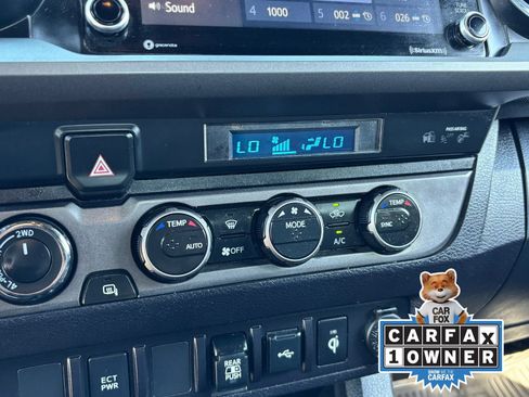 Used 2022 Toyota Tacoma TRD Off-Road AWD/4WD image 25