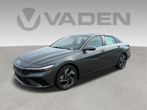 New 2026 Hyundai Elantra Limited FWD image 1
