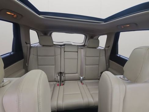 Used 2015 Jeep Grand Cherokee Limited w/ Luxury Group II image 17