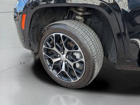 Used 2023 Jeep Grand Cherokee Summit AWD/4WD image 37