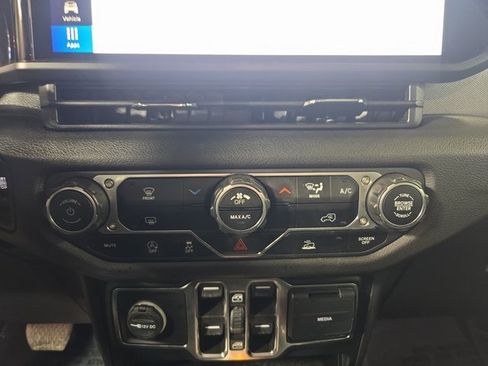 Used 2024 Jeep Wrangler Sport S image 24