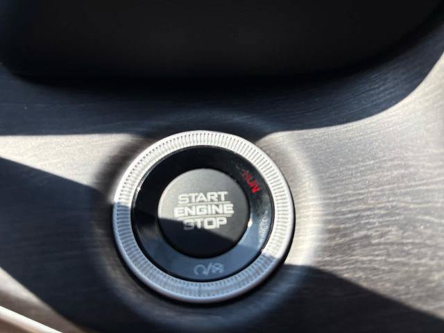 Used 2023 Jeep Grand Cherokee Limited AWD/4WD image 23