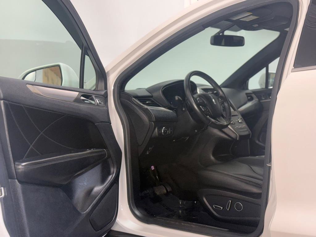 Used 2017 Lincoln MKC Premiere FWD image 9