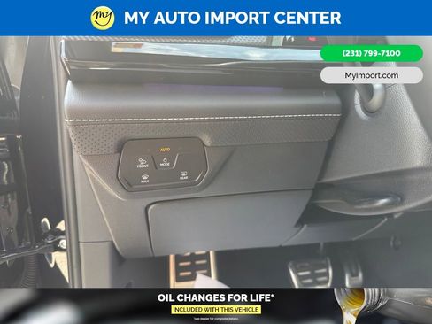 Used 2025 Volkswagen Atlas Cross Sport SEL Premium R-Line AWD/4WD image 15