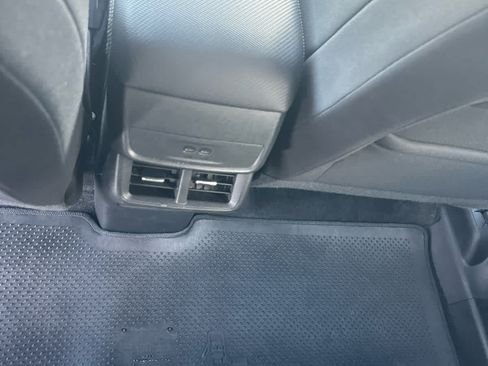 Used 2025 Chevrolet Equinox LT AWD/4WD image 14