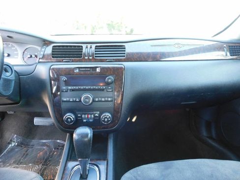 Used 2014 Chevrolet Impala LT w/ LT Sunroof Package image 7