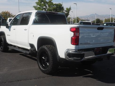 Used 2024 Chevrolet Silverado 2500 LT image 7