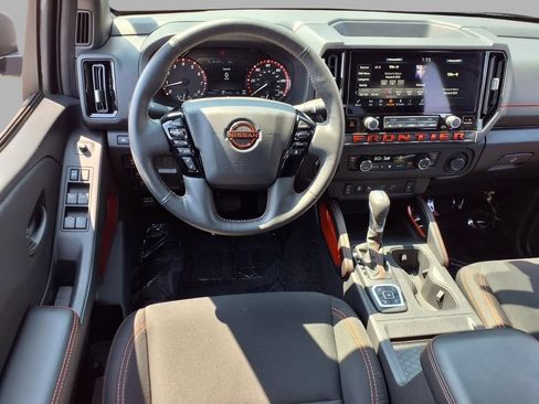 Used 2026 Nissan Frontier PRO-4X AWD/4WD image 4
