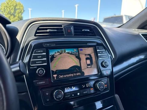 Used 2023 Nissan Maxima SR w/ Sport Mat Group FWD image 14