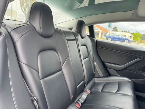 Used 2018 Tesla Model 3 Long Range RWD image 12