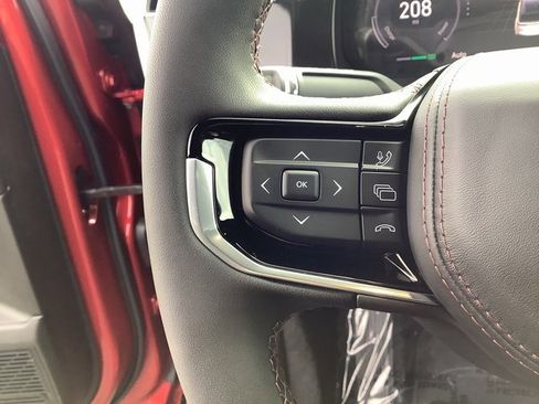 Used 2025 Jeep Wagoneer S Limited image 13