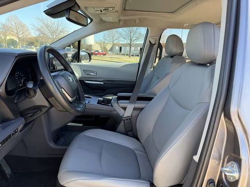 Certified 2023 Toyota Sienna XLE w/ XLE Plus Package image 27