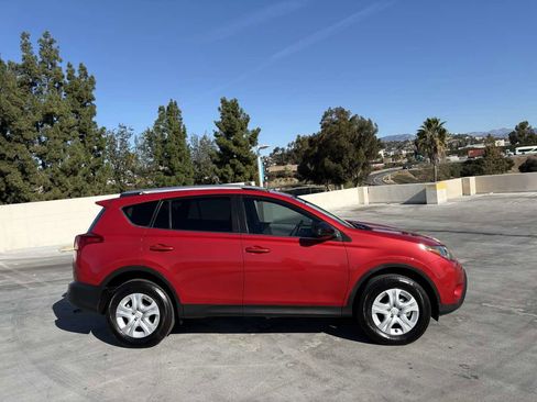Used 2013 Toyota RAV4 LE image 35