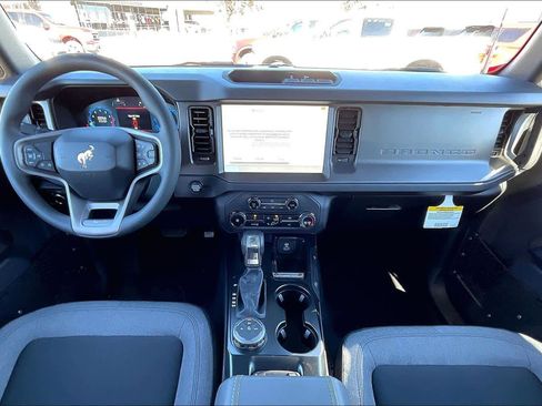 New 2025 Ford Bronco Base image 5