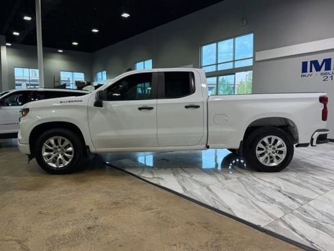 Used 2023 Chevrolet Silverado 1500 Custom RWD image 9